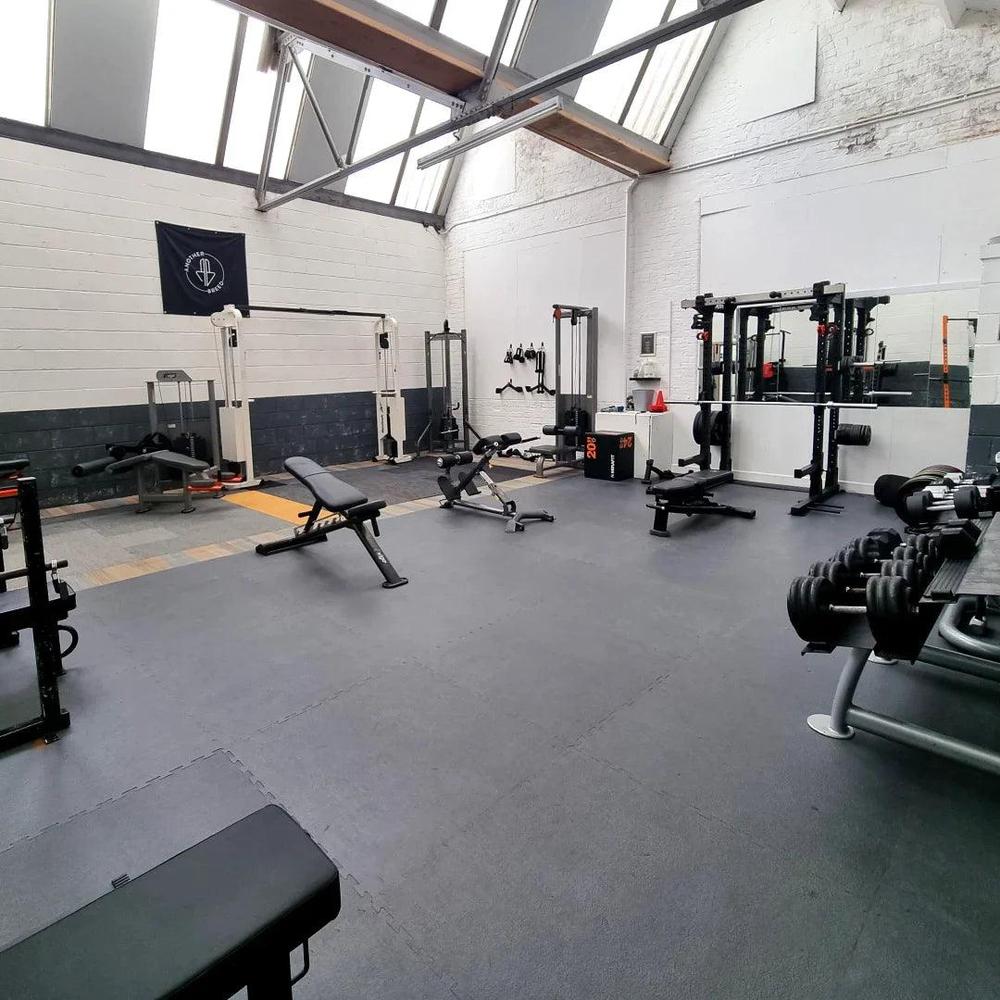 10mm Black Interlocking Floor Jigsaw Mats-Sprung Gym Flooring
