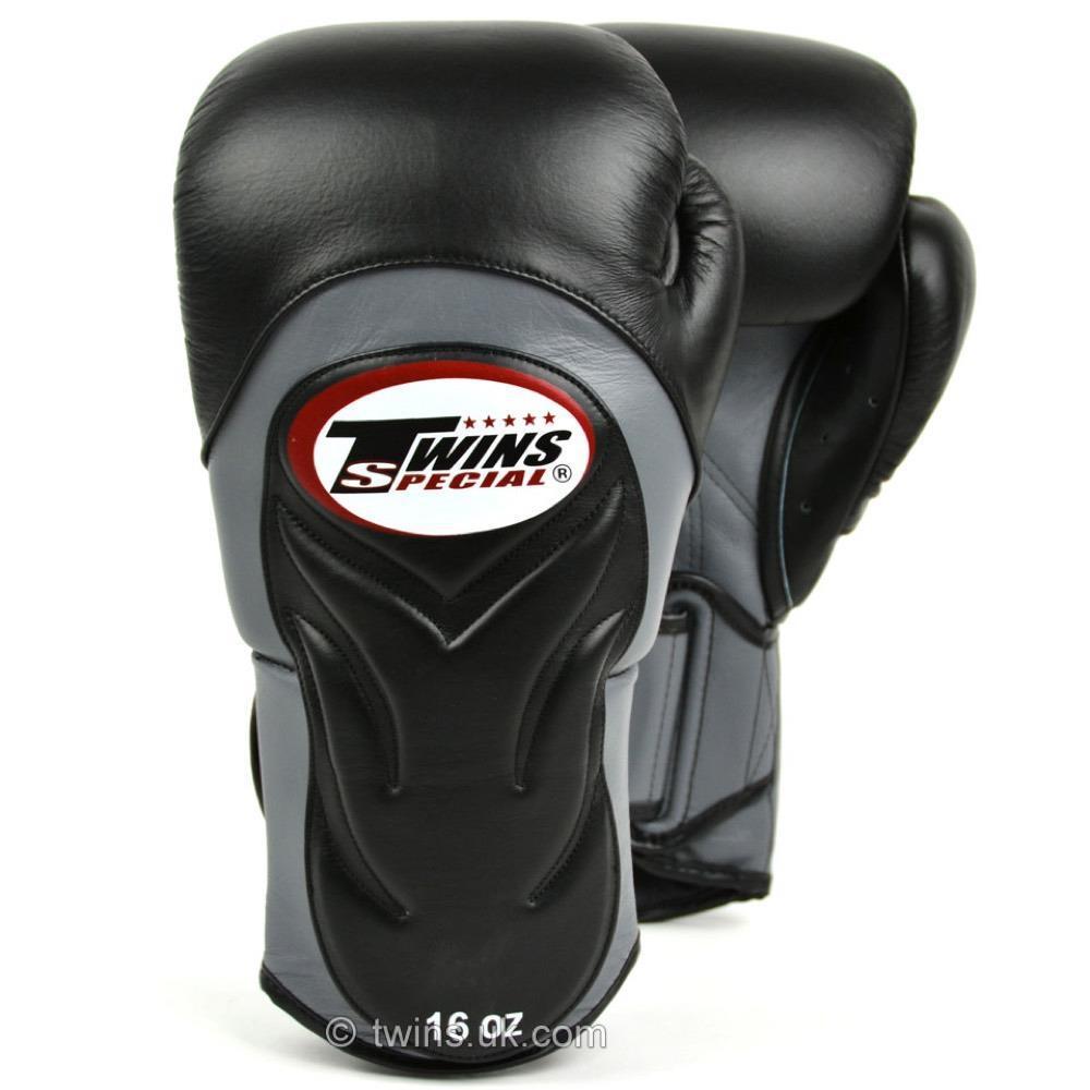 Twins Deluxe Sparring Gloves - Black-FEUK