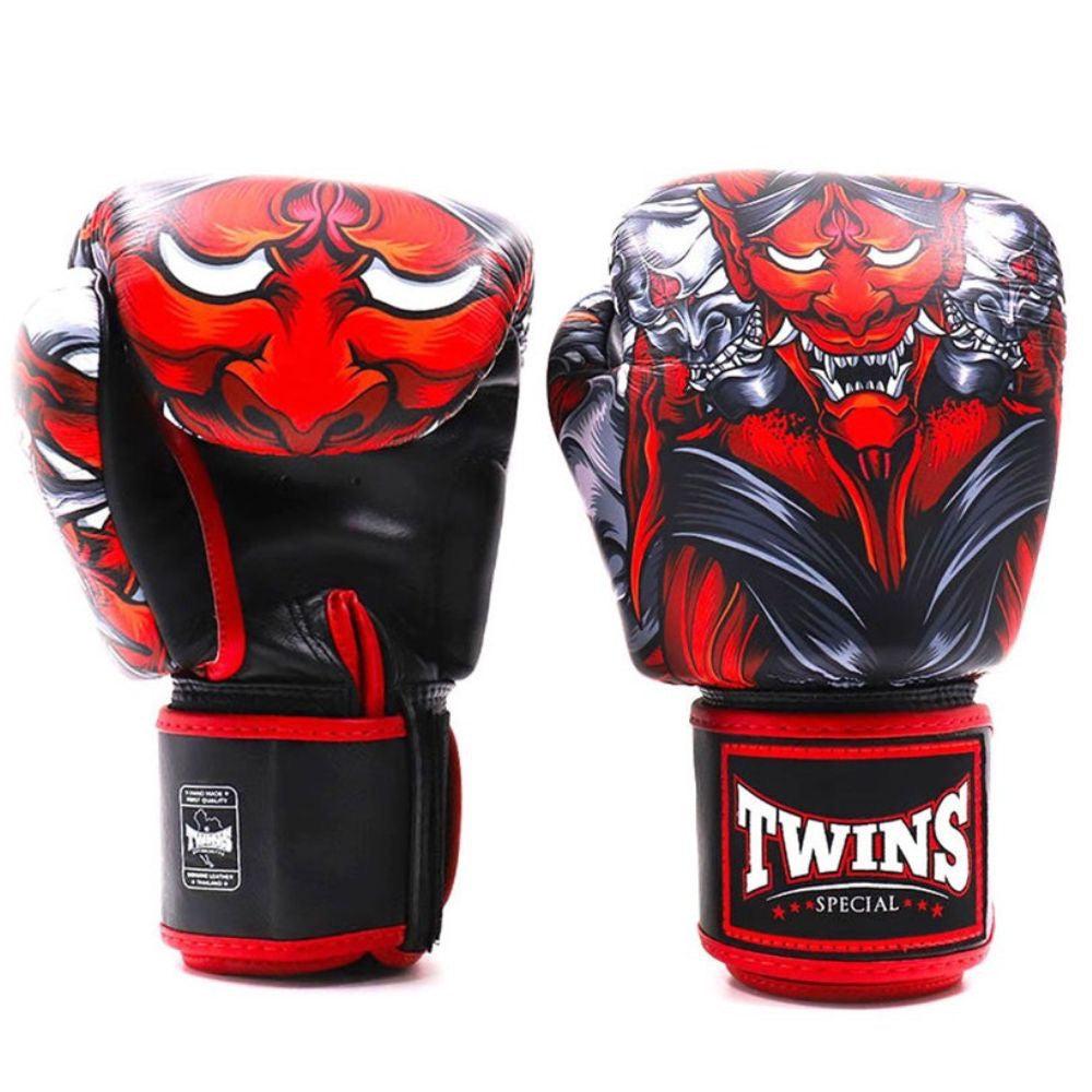 Twins Kabuki Boxing Gloves - Black/Red